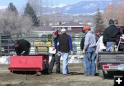 Adding More Weight. Photo by Pinedale Online.