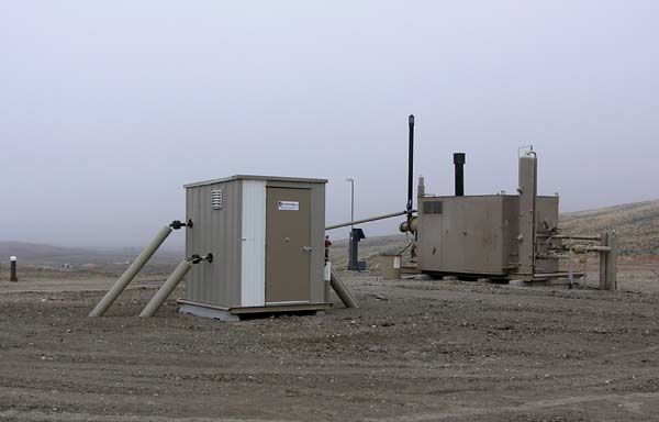 Well buildings. Photo by Pinedale Online.