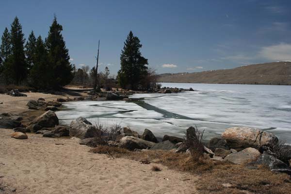 Fremont Lake Break-up. Photo by Clint Gilchrist, Pinedale Online.