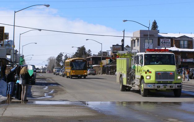 Fire truck escort. Photo by Sue Sommers, Pinedale Online.