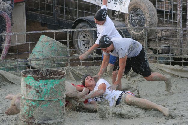 In the Mud. Photo by Dawn Ballou, Pinedale Online.