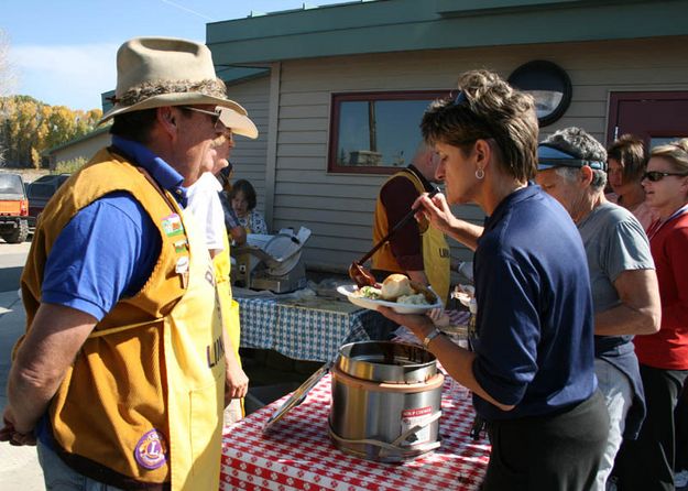 BBQ. Photo by Dawn Ballou, Pinedale Online.