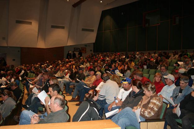 Audience. Photo by Dawn Ballou, Pinedale Online.