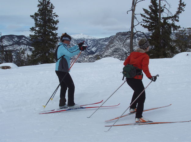 Skate Skiing. Photo by  Bob Barrett, Pinedale Ski Education Foundation.