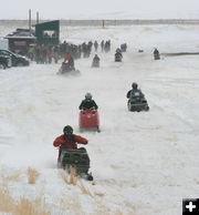 Headed towards the hill curve. Photo by Dawn Ballou, Pinedale Online.