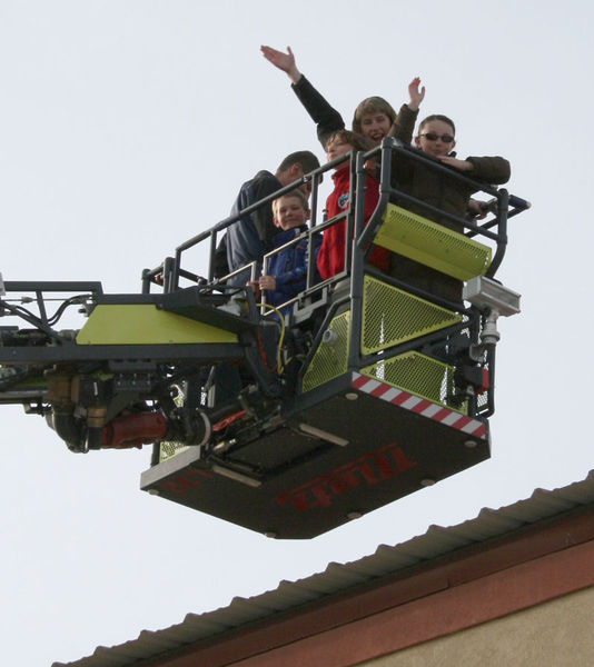 Lift Ride. Photo by Dawn Ballou, Pinedale Online.