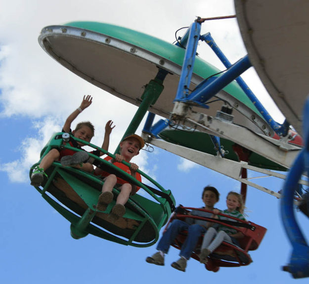 Carnival. Photo by Dawn Ballou, Pinedale Online.