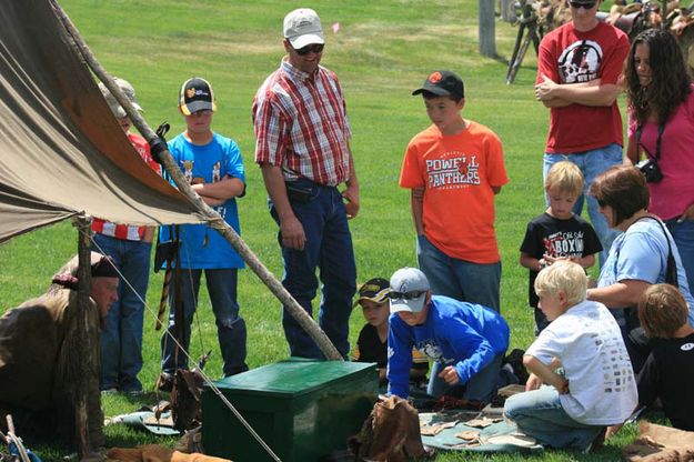 Selling wares. Photo by Dawn Ballou, Pinedale Online.