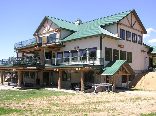 Lodge in summer. Photo by Pinedale Online.