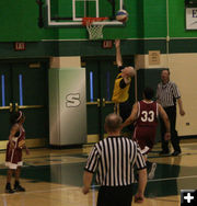 Jim Brost shoots. Photo by Dawn Ballou, Pinedale Online.