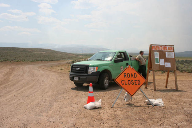 Road Closed. Photo by Dawn Ballou, Pinedale Online.