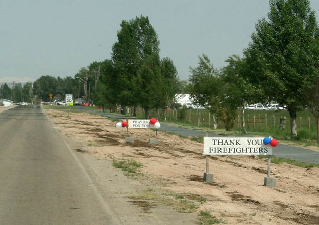 Thank you Firefighters. Photo by Dawn Ballou, Pinedale Online.