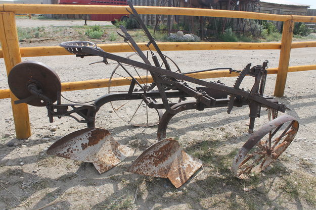 Old plow. Photo by Dawn Ballou, Pinedale Online.