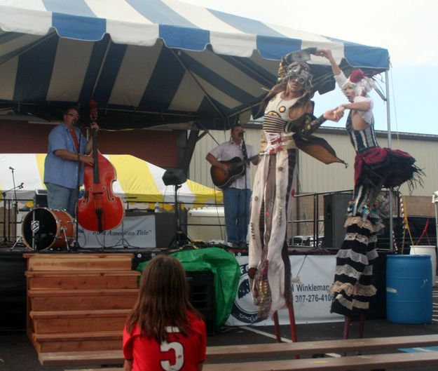 Dancin to the Bad Larrys. Photo by Dawn Ballou, Pinedale Online.