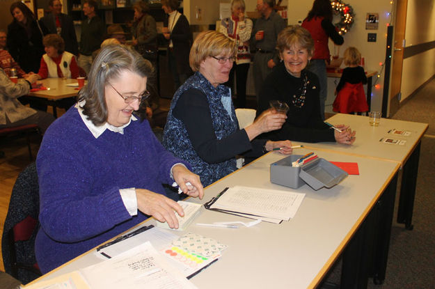 Helpers. Photo by Dawn Ballou, Pinedale Online.