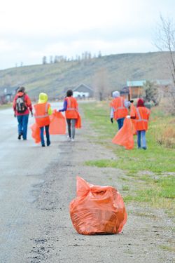 Trash brigade. Photo by Megan Neher, Sublette Examiner.