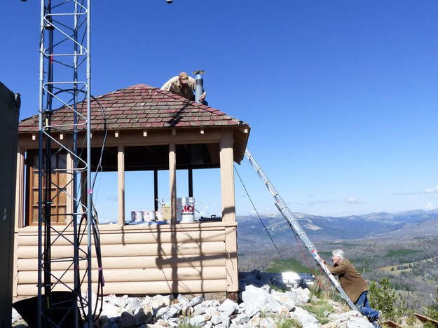 Precarious. Photo by Dawn Ballou, Pinedale Online.