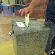 Voting. Photo by Dawn Ballou, Pinedale Online.