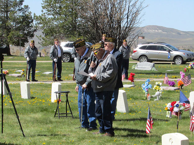 Memorial Service presentation. Photo by Pinedale Online.