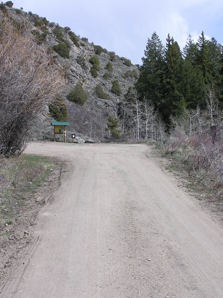 Trailhead Parking Half Moon. Photo by Pinedale Online.