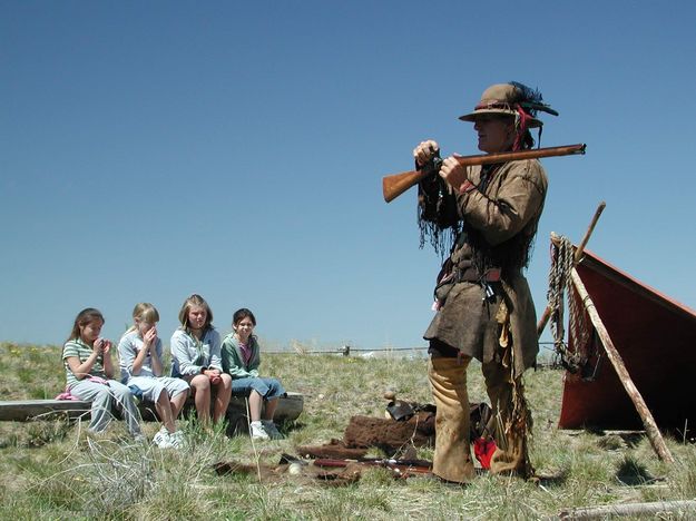 Loading a musket. Photo by Pinedale Online.