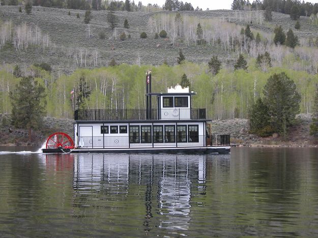 Wind River Queen. Photo by Half Moon Lake Resort.