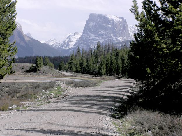 Breathtaking view from road. Photo by Pinedale Online.