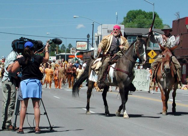 Performing for the Camera. Photo by Pinedale Online.