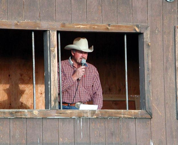 Announcer. Photo by Pinedale Online.