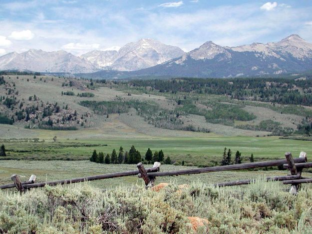 Temple Peak over Big Sandy Ranch. Photo by Pinedale Online.