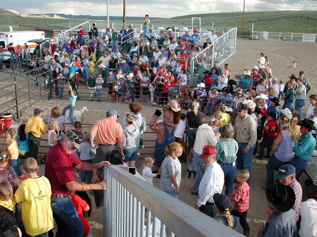 Large Crowd. Photo by Pinedale Online.