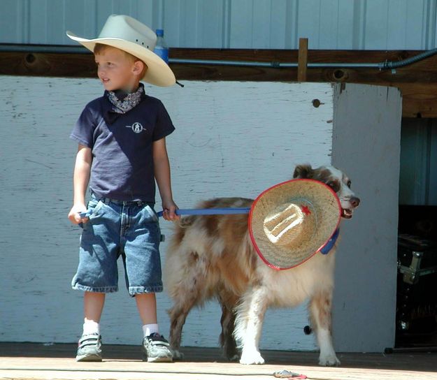 Pet Costume Show. Photo by Pinedale Online.