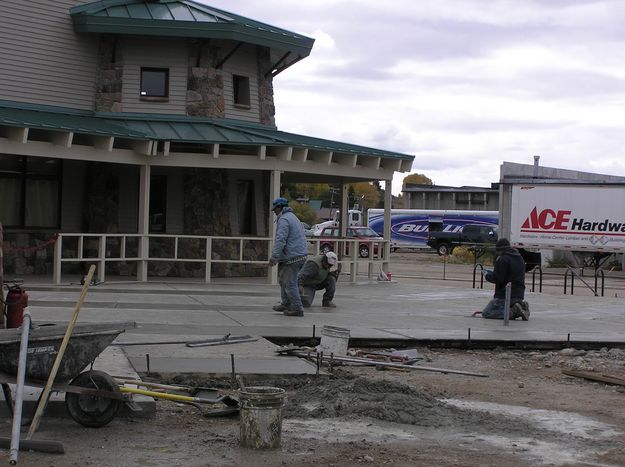 Walkway work. Photo by Pinedale Online.