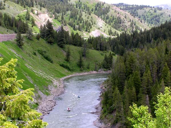 Rafting the Snake River. Photo by Pinedale Online.