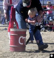 Help around the Barrel. Photo by Pinedale Online.