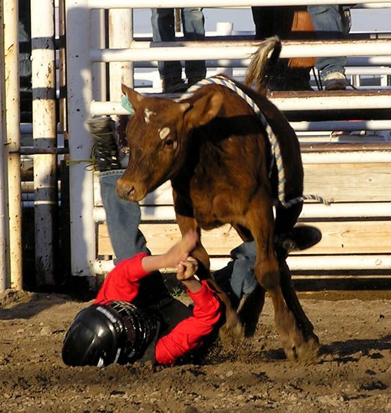 Bonner Brown hits the dirt. Photo by Dawn Ballou, Pinedale Online.