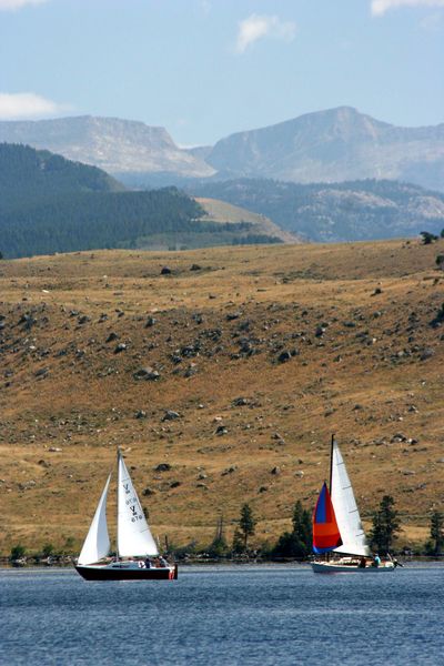 Sailing on Fremont Lake. Photo by Pinedale Online.