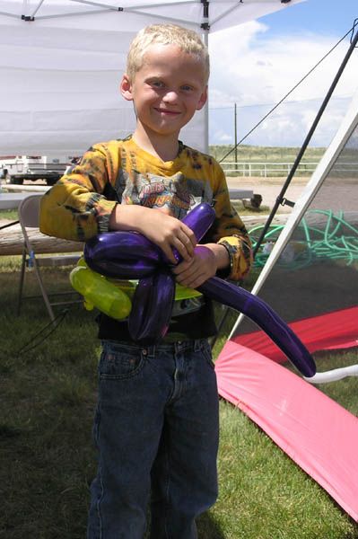 Happy with balloons. Photo by Pinedale Online.