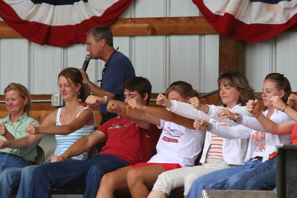 Hypnotist Gary Roberts. Photo by Pinedale Online.