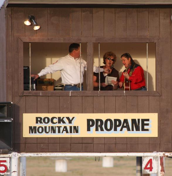 Singing National Anthem. Photo by Pinedale Online.