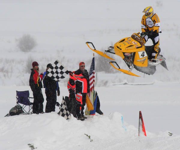 Frank Baker Finish. Photo by Clint Gilchrist, Pinedale Online.