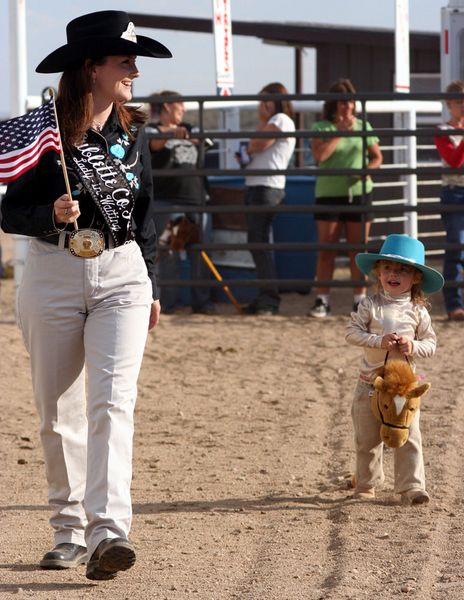 Tara Bolgiano & Jadon Mortensen. Photo by Clint Gilchrist, Pinedale Online.