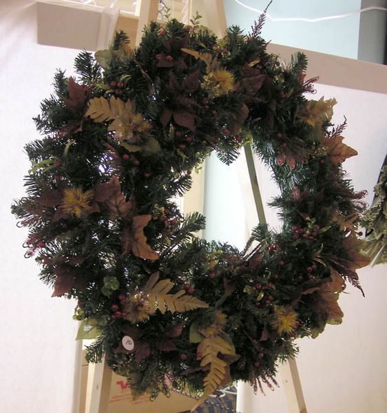 Shell Oil Wreath. Photo by Dawn Ballou, Pinedale Online.