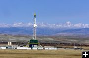 Natural gas drill rig. Photo by Dawn Ballou, Pinedale Online.