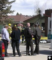 Watching the fire. Photo by Dawn Ballou, Pinedale Online.