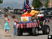 Free squirt funs. Photo by Dawn Ballou, Pinedale Online.