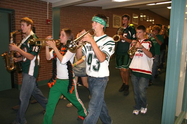 Homecoming Begins. Photo by Pam McCulloch.