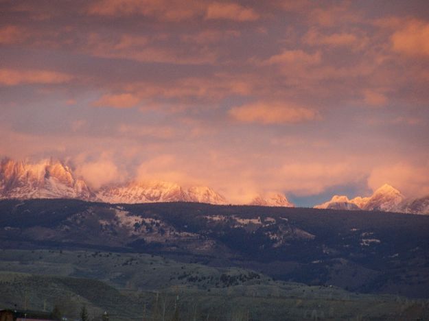 Alpenglow. Photo by Scott Almdale.