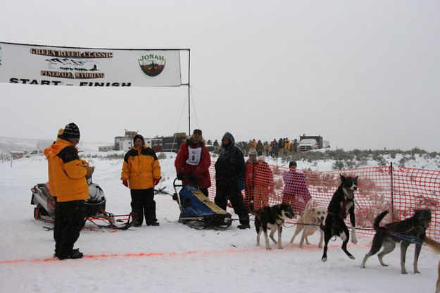 Starting Line. Photo by Dawn Ballou, Pinedale Online.