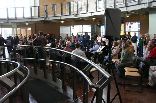 Large Crowd. Photo by Clint Gilchrist, Pinedale Online.